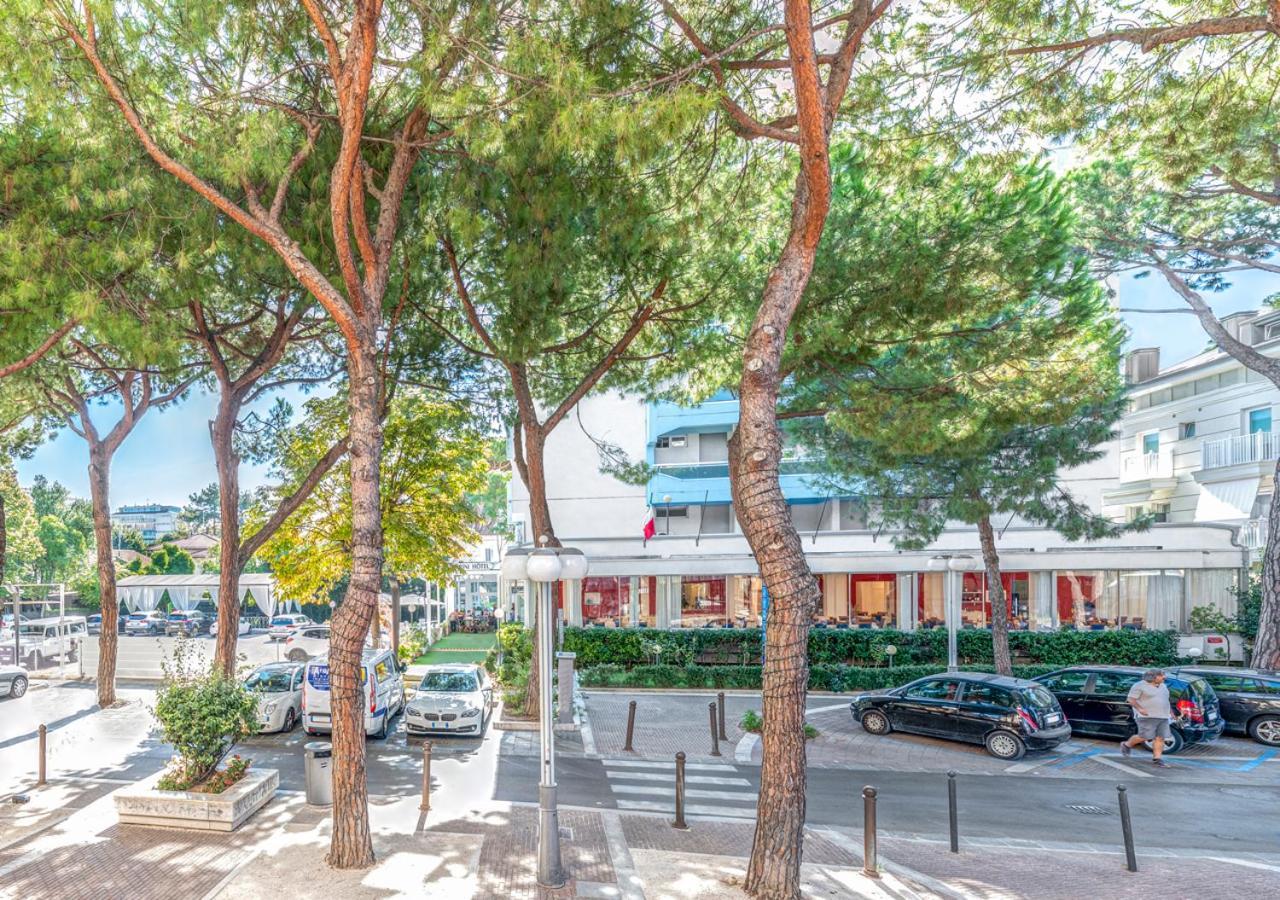 Hotel Zanarini Riccione Exterior foto